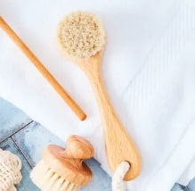 Face Brush - wood + natural bristles